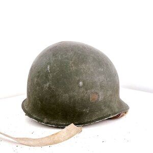 ANTIQUE WWII US ARMY M-1 STEEL HELMET WITH LINER